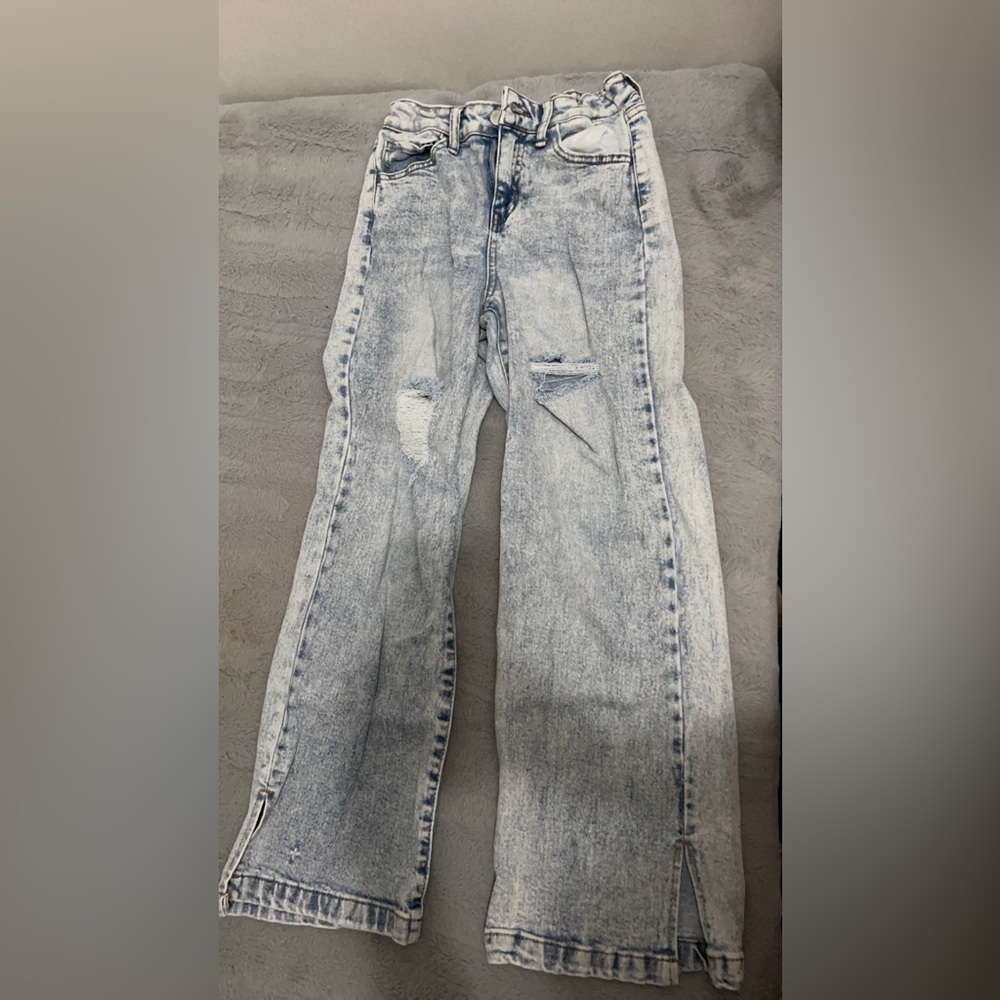 very light wash bootcut jeans,size2